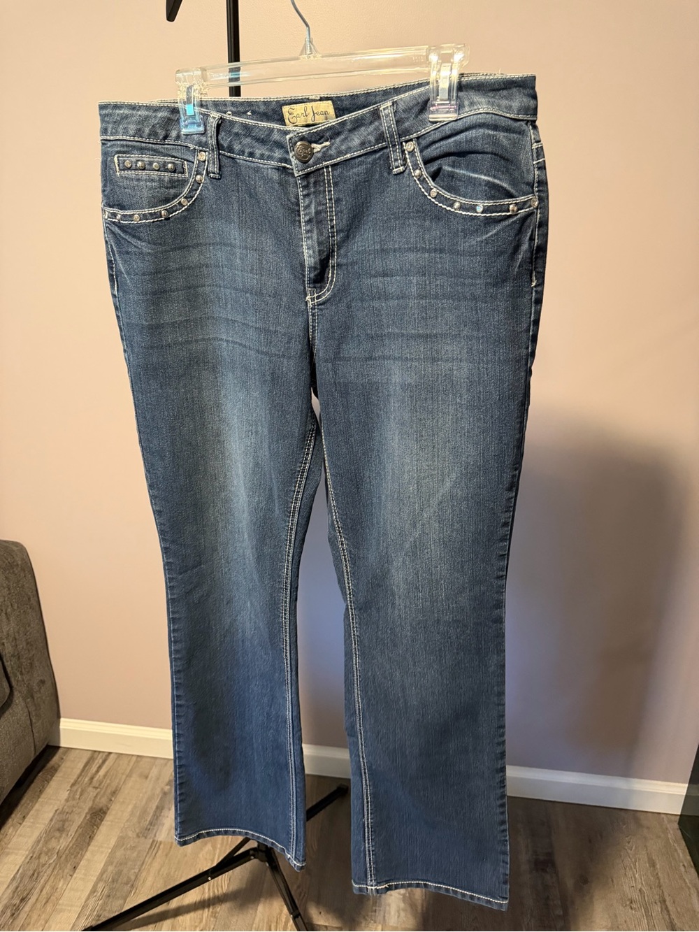 Earl Women’s Blue Embellished Pocket Jeans